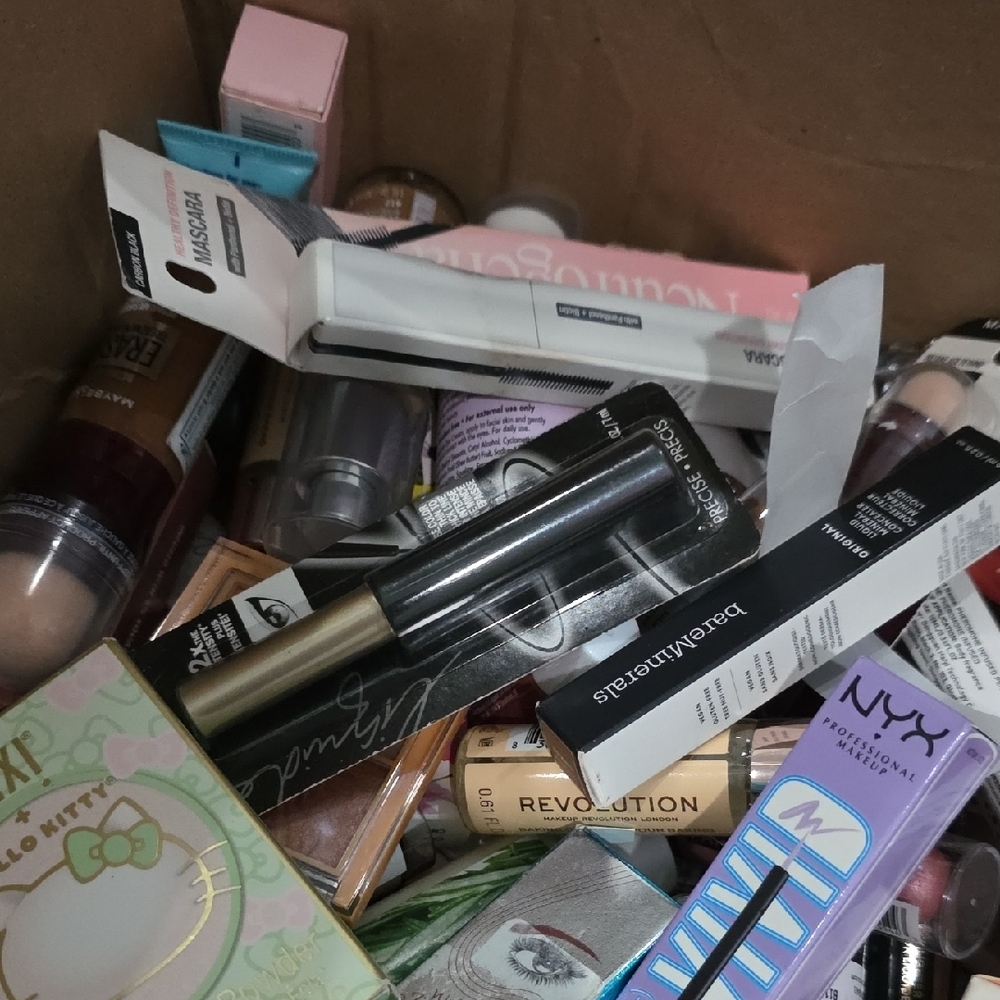 Assorted Makeup Bundle Collection Over 100 Pieces - Picture 3 of 7